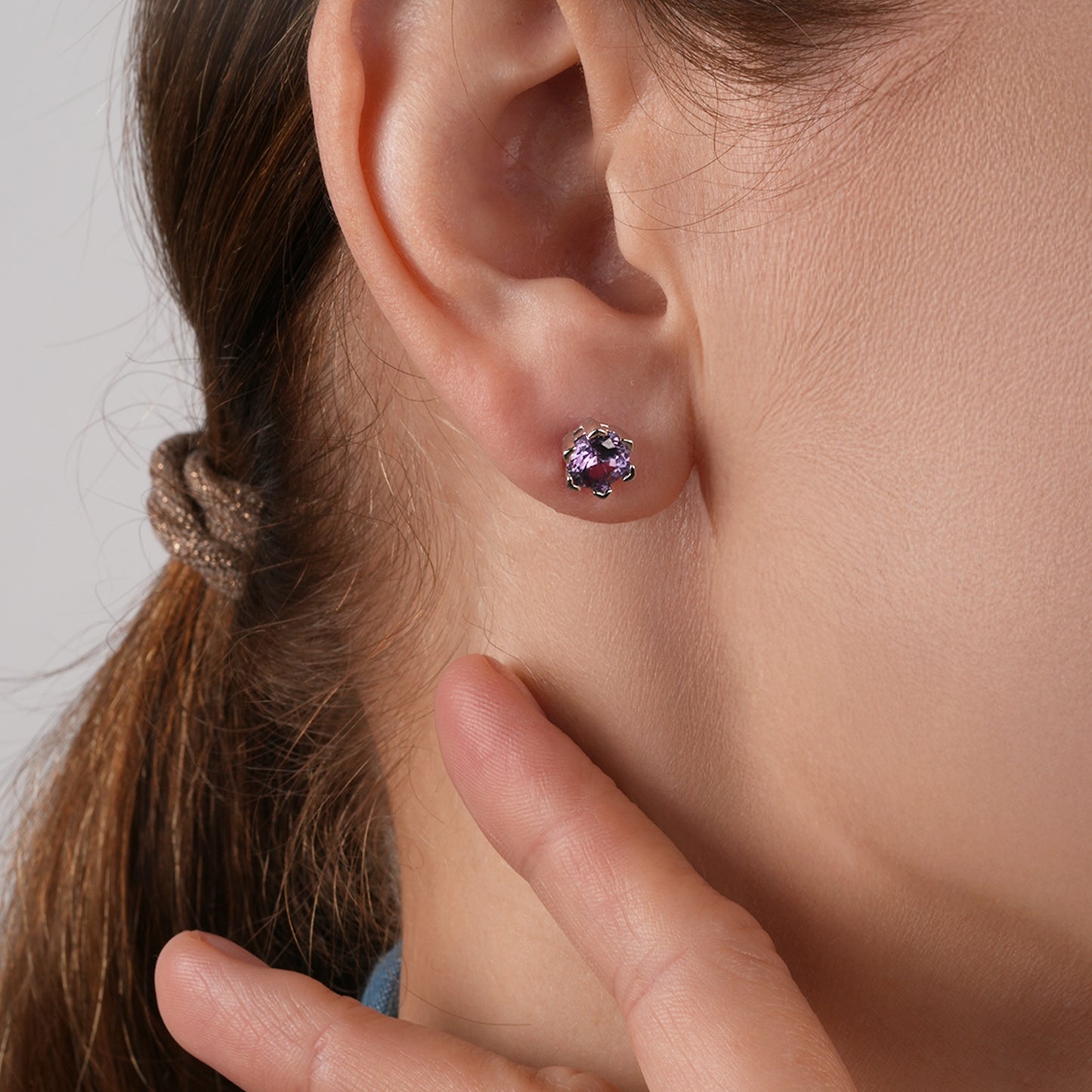 MGJ™ 925 Sterling Silver Stud Earrings with 18K Rose Gold | Colour-Change Alexandrite